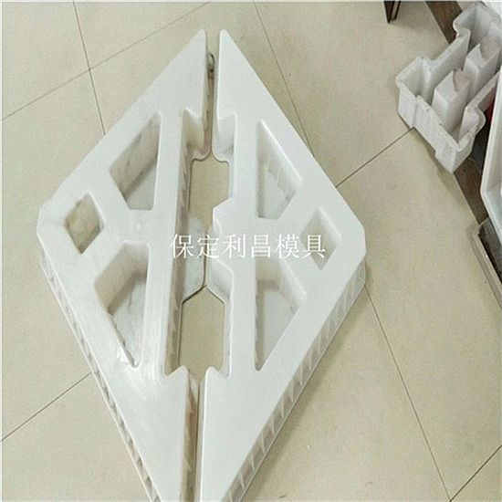 三角铰链式护坡模具技术与支持