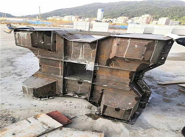四脚空心块模具
