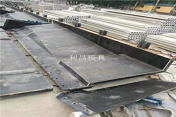 防撞护栏过渡段模具