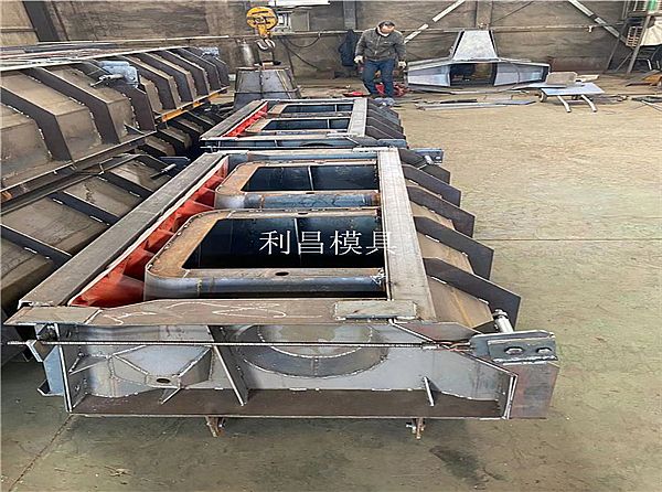 混凝土挡土护坡模具_简介