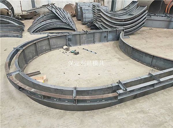 拱形骨架模具组成的要素是什么？