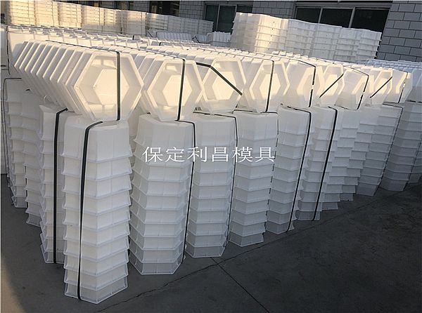 铁路护坡模具如何保证护坡工程安全