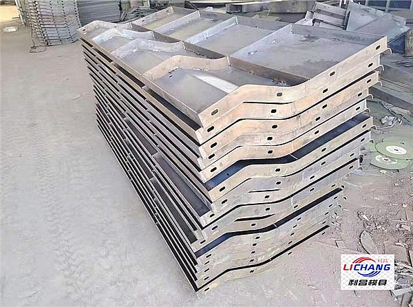 公路防撞墙模具的应用原理