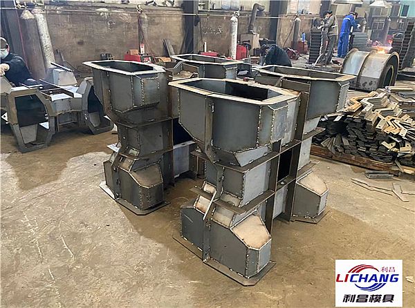 防波堤四脚空心块模具的介绍